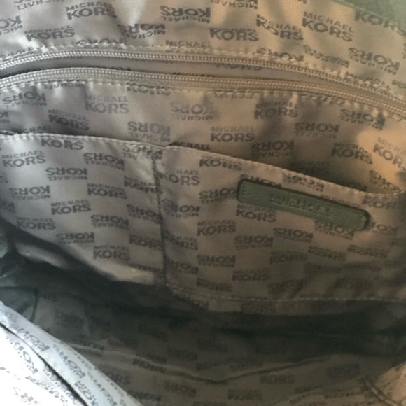 Beautiful Gray Michael Kors shoulder handbag - Picture 6 of 8